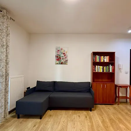 아파트 Cozy Szaserow 바르샤바