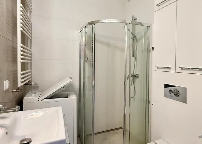 Cozy Szaserow Apartment Warsaw